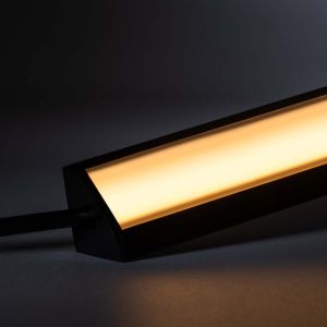 24V Black Line LED Eckleiste - COB - warmweißes Licht - schwarze Abdeckung 24V Black Line LED Eckleiste - COB - warmweißes Licht - schwarze Abdeckung