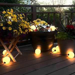 LED - Lichterkette mit 10 Lichtkugeln in 7,74m Länge und Solarpanel - für Außen,warmweiß,wasserfest LED - Lichterkette mit 10 Lichtkugeln in 7,74m Länge und Solarpanel - für Außen,warmweiß,wasserfest